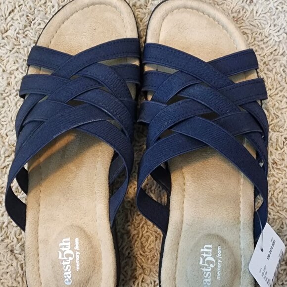 New East 5th navy sandals, size 9 - Picture 1 of 7